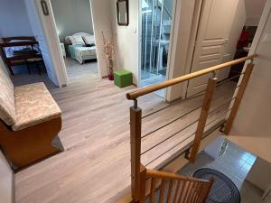 Maisons de vacances Charme Authentique en Berry, 11 Pers., Jardin et Wifi - FR-1-591-630 : photos des chambres