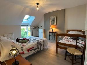Maisons de vacances Charme Authentique en Berry, 11 Pers., Jardin et Wifi - FR-1-591-630 : photos des chambres