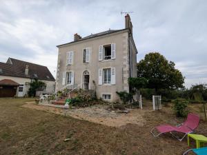Maisons de vacances Pavillon de chasse 19eme, 2 chambres, jardin, proche GR46, WiFi - FR-1-591-626 : photos des chambres