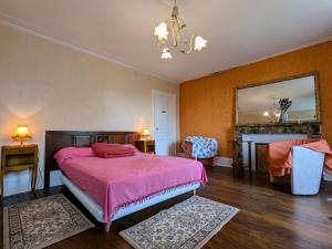 Maisons de vacances Pavillon de chasse 19eme, 2 chambres, jardin, proche GR46, WiFi - FR-1-591-626 : photos des chambres