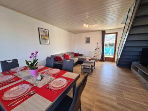 Maisons de vacances Gite familial avec piscine partagee, terrasse et WiFi - FR-1-591-635 : photos des chambres
