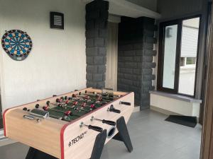 Maisons de vacances Maison spacieuse avec spa, animaux acceptes, pres d-Epinal - FR-1-589-680 : photos des chambres
