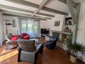 Maisons de vacances Maison spacieuse avec jardin prive et WIFI, proche Epinal - FR-1-589-681 : photos des chambres
