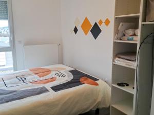 Appartement contemporain 3 chambres avec vue sur canal, parking et internet à Nancy - FR-1-584-343