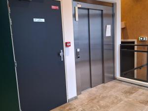 Appartements Appartement contemporain 3 chambres avec vue sur canal, parking et internet a Nancy - FR-1-584-343 : photos des chambres