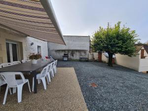 Maisons de vacances Gite familial proche du zoo de Beauval avec cour privative - FR-1-591-648 : photos des chambres