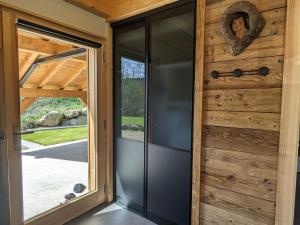 Maisons de vacances Chalet au coeur des Vosges avec sauna, terrasse et connexion WIFI - FR-1-589-692 : photos des chambres