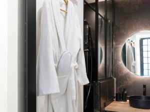 Appartement moderne proche Place Stanislas - FR-1-584-349