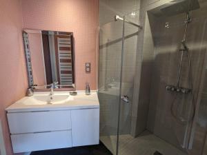 Appartements Appartement bourgeois et moderne au coeur d-Epinal, ideal pour decouvrir la ville - FR-1-589-691 : photos des chambres