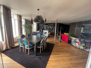 Appartements Appartement bourgeois et moderne au coeur d-Epinal, ideal pour decouvrir la ville - FR-1-589-691 : photos des chambres