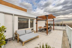 BNB Nobelova Terrace Bliss