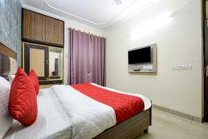 Hotel Mayank Plaza-Near IGI Airport Terminal-3