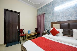 Hotel Mayank Plaza-Near IGI Airport Terminal-3