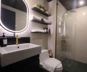 Italian Style Unit in Venice Luxury Residences
