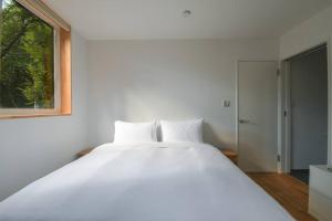 KOYYA - Newly built Japandi style luxury chalet