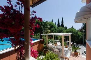 Oldstyle Villa with a Seasonal Pool