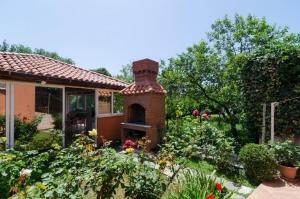 Oldstyle Villa with a Seasonal Pool