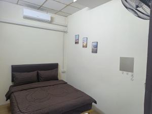 Phòng Giường Đôi với Nhà vệ sinh Chung (Double Room with Shared Toilet)