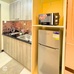 Crib2Go Benz Suite with Pool View