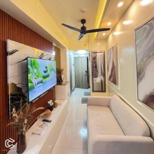 Crib2Go Benz Suite with Pool View
