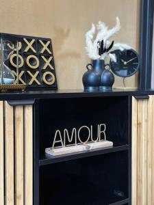 Love room avec Jacuzzi by Villa Queen Marseille