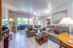 L'ANCOLIE - T3 avec terrasse dans un quartier calme - 普令基