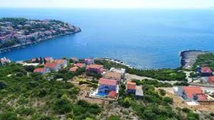 Cozy Sea View House with Pool - Smokvica