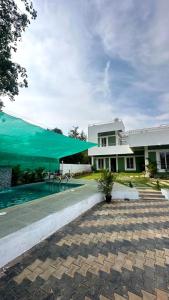 VILLA RISHAAM with swimming pool