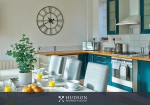 Ironbridge Townhouse with Roof Terrace and Parking