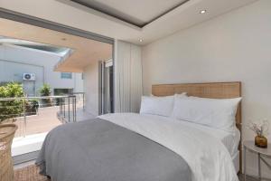 Camps Bay Grace - Villa with pool and ocean views