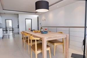 Camps Bay Grace - Villa with pool and ocean views