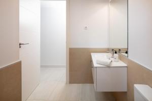 Las Olas Apartment by Alfresco Stays