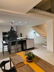 Villas Maison Moderne avec Piscine : photos des chambres