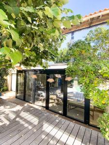 Villas Maison Moderne avec Piscine : photos des chambres