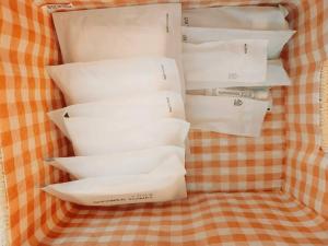 2BR House with 3 Queen Beds for 6, 5-Minute Walk to Mapo Station