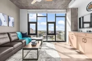 Bright and Cozy 2BR Getaway in BHM8 - Mountain Brook