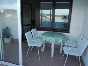 Studio - Second Floor room in Apartments Marica - 10m from sea