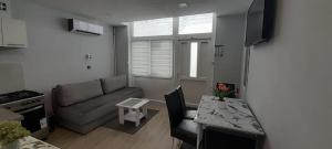 Apartment T & P 