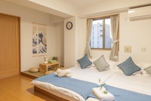 5 minutes from Asakusa,3 minutes from kuramae,elevator,TV,7people