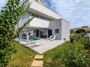 House Dusa 