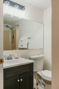 The Dorm Ski-In Ski-Out Studio, Pool and Gym