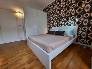 Civicocinque adiacente Metro