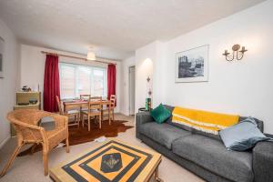 Cosy 2 bedroom flat close to Tower Bridge with free parking - Hôtels 4 étoiles à Londres