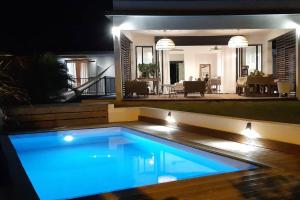 Villa Lombok Grand fond St Gilles pied dans l'eau - 4hvězdičkové hotely ve městě Saint-Paul