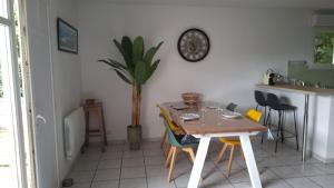 Paisible appartement climatisé avec jardin