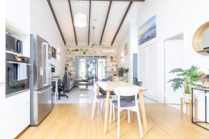 Tropical Garden Villa 5 mins from City Centre
