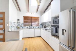 Tropical Garden Villa 5 mins from City Centre