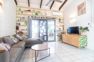 Tropical Garden Villa 5 mins from City Centre