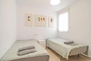 2 Bed Sea View Perfect Location