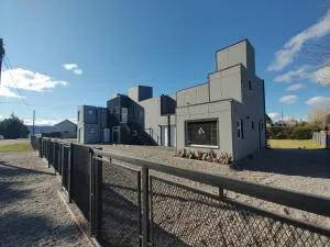 Abra Dina Huapi - 迪娜·瓦皮